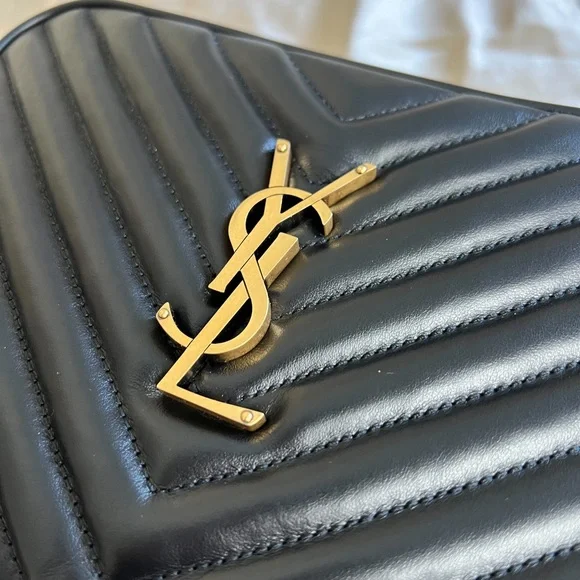 🩷SOLD🩷Yves Saint Laurent Lou Camera Bag - Picture 4 of 16